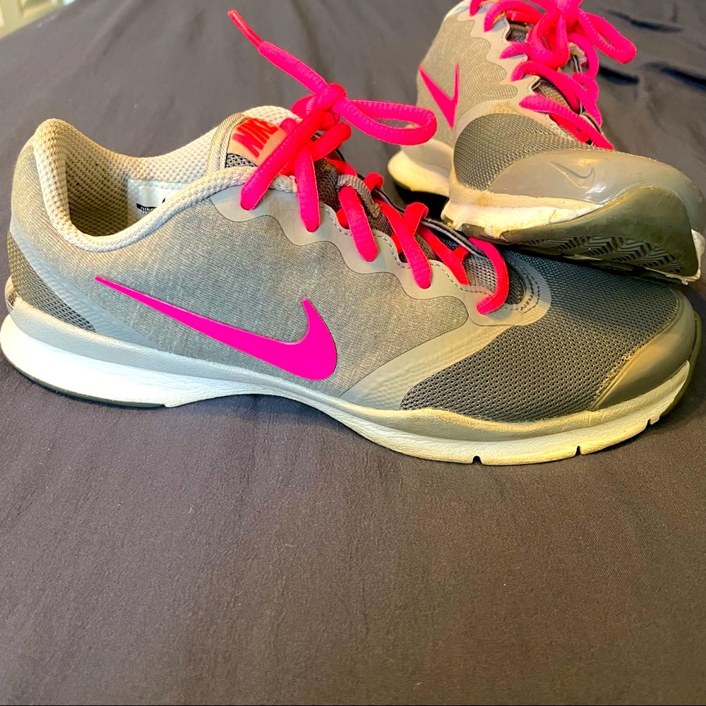 Nike size 6 shoes